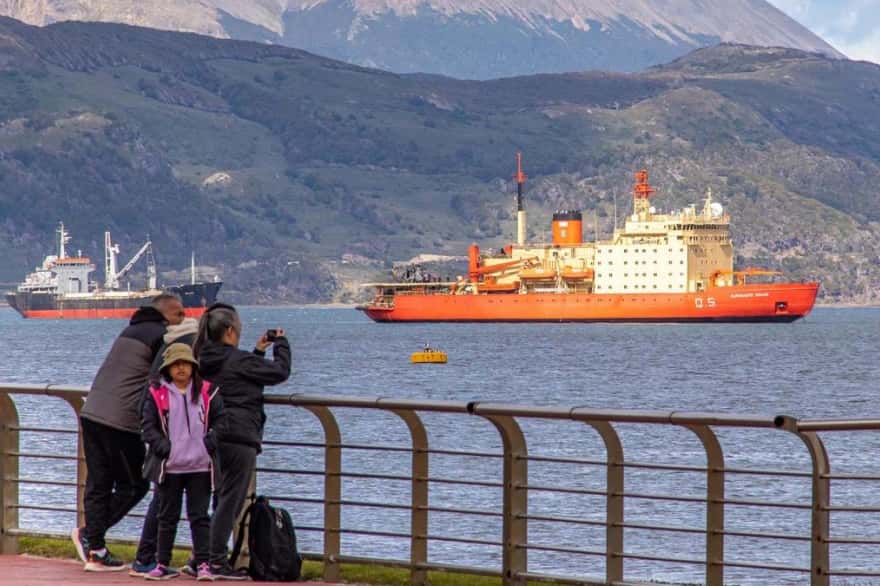 El Irízar llegó a Ushuaia y concluyó la primera etapa de la Campaña Antártica de Verano
