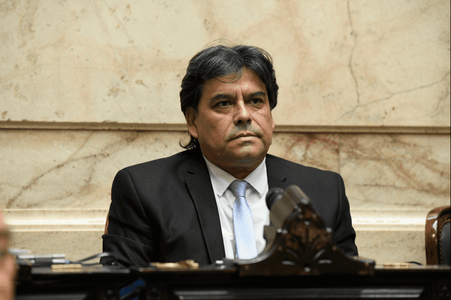 La Justicia embargó la dieta de un diputado fueguino por falta de pago de la "cuota alimentaria"
