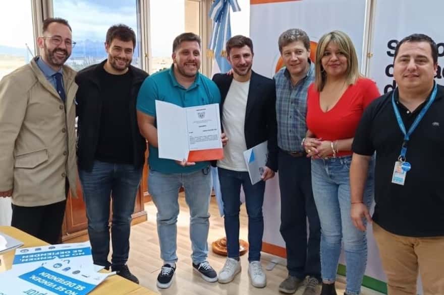 Melella apoyó la propuesta de Kicillof para gestionar Aerolíneas Argentinas, según gremios