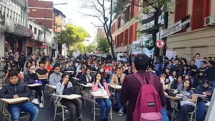 La UBA vuelve a reclamar por la Ley de Financiamiento y realizarán clases públicas en Plaza de Mayo