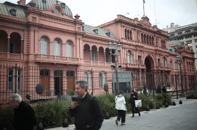 El Gobierno lanzó un nuevo plan de retiro voluntario para 20 mil trabajadores estatales