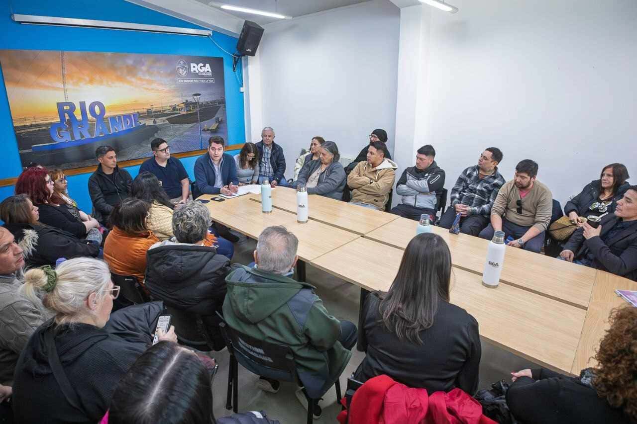 Martín Perez mantuvo una reunión de trabajo con vecinos y vecinas de Zona Sur