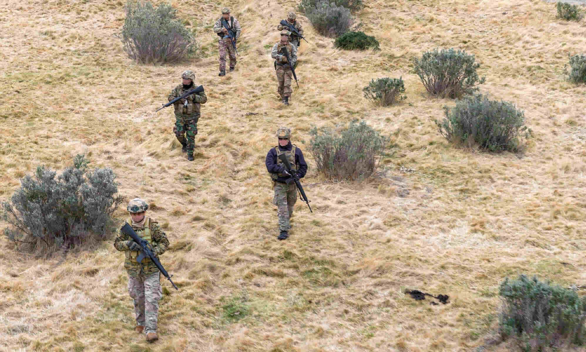 Efectivos de la Armada Argentina y la Fuerza Aérea Argentina se ejercitaron en Tierra del Fuego