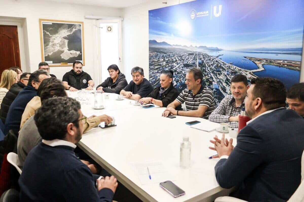 La Municipalidad de Ushuaia acordó un nuevo aumento salarial con todos los gremios municipales