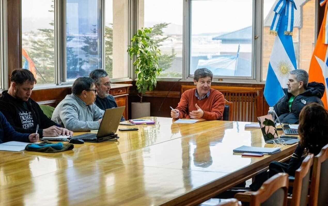 Gobierno presentó una propuesta integral al SUTEF: "Lo más importante son nuestros chicos y chicas en las aulas"