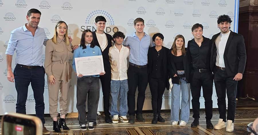 Diplomas para Mariano Coto y Rocío Ledesma en el Senado