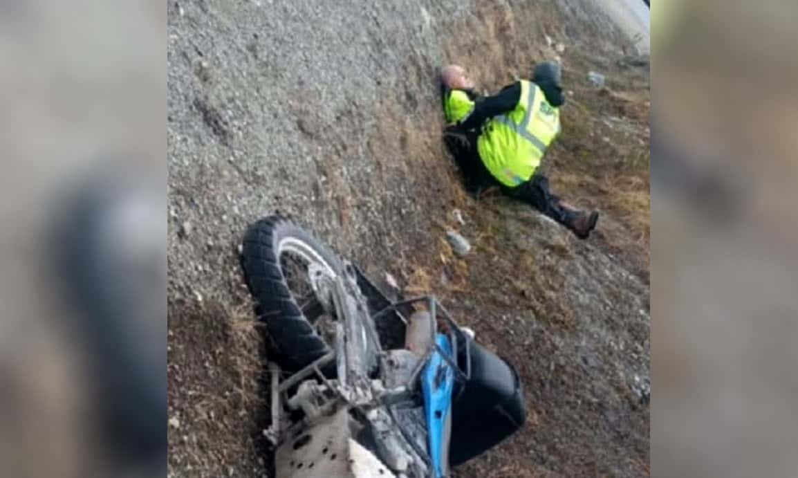 Motociclista resultó lesionado tras caer de su unidad
