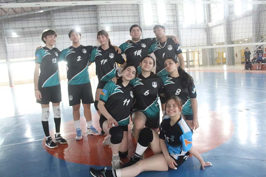 Esparta, Choripaneros y Fuego Vóley al podio del 6×6 Mixto