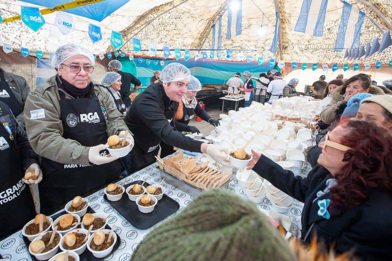 2 de abril, almuerzo popular para todas y todos en Río Grande