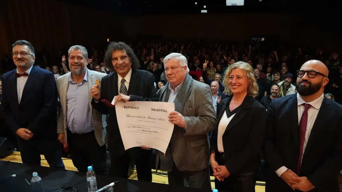 Alejandro Dolina recibió el Doctorado Honoris Causa de la UBA