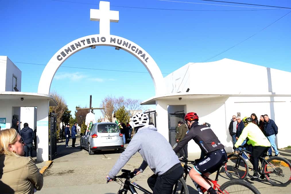 Despidieron a Mariano Coronel con un emotivo acompañamiento de ciclistas