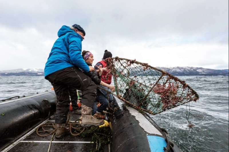 Capacitan a pescadores artesanales locales