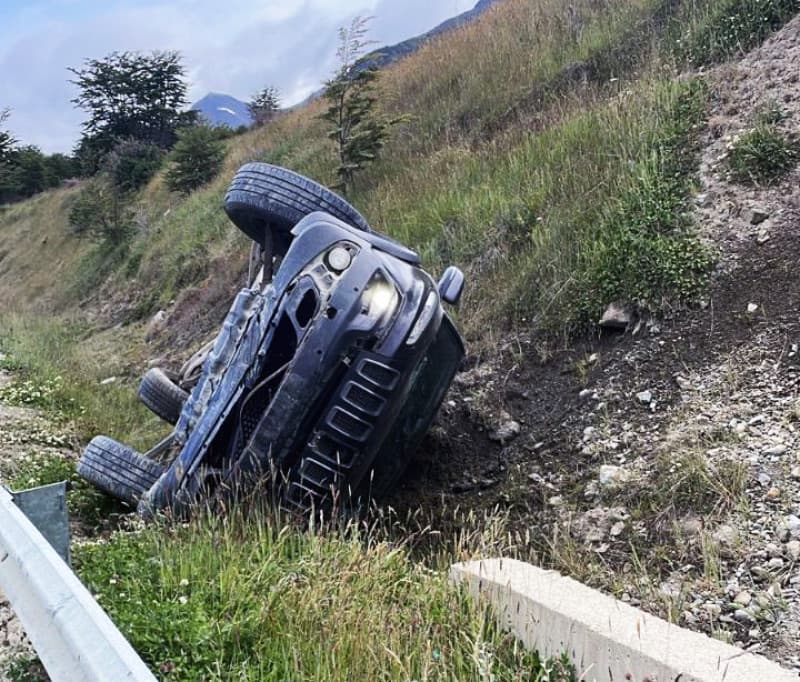 Violento vuelco de una camioneta en Ushuaia