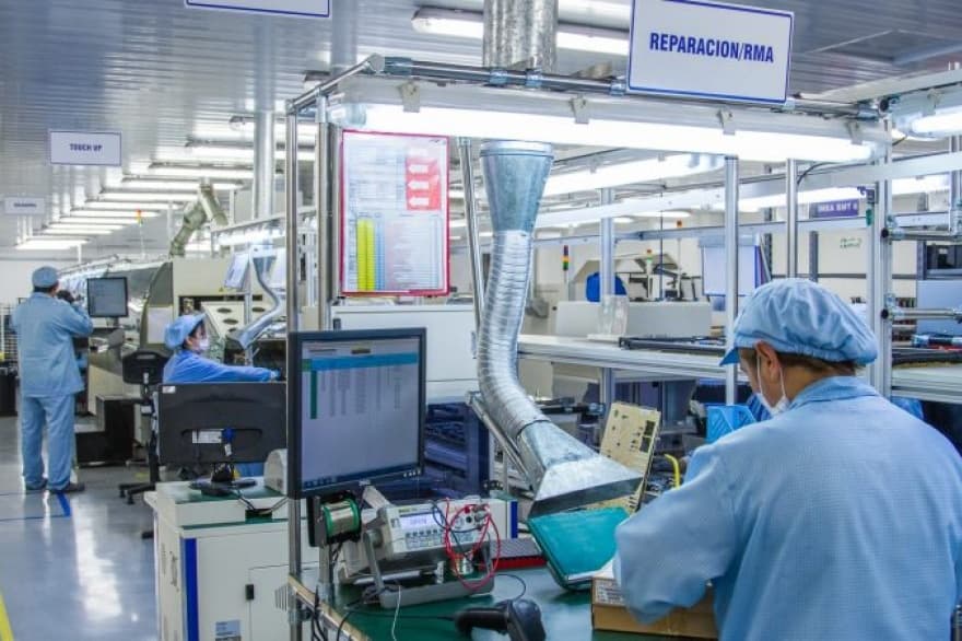 Mirgor efectivizó a 225 trabajadores y acordaron eliminar el servicio de comedor y transporte
