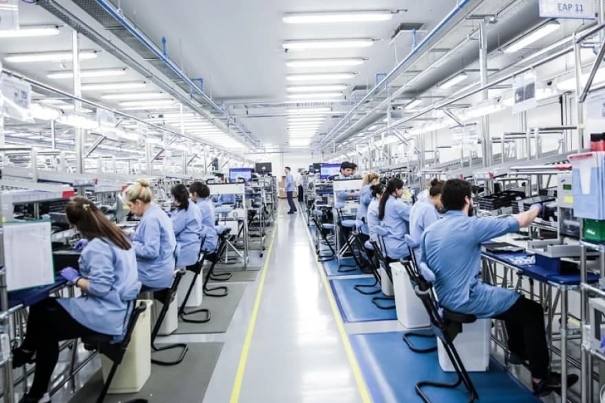 Proponen un nuevo régimen para empresas que fabriquen celulares y notebooks en provincias del norte