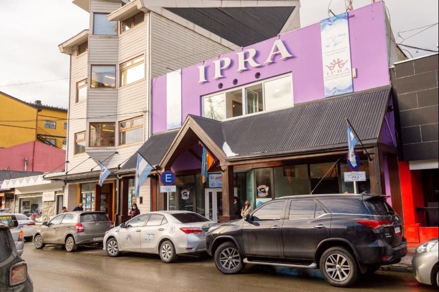 "Y a mí, ¿quién me va a hackear?": El BTF brinda charla sobre estafas y ciberseguridad en Ushuaia