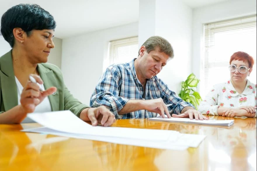 Melella firmó la titularización de más de 300 docentes de Institutos de Formación