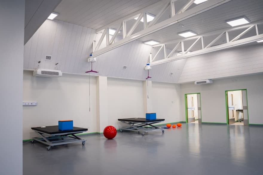 Melella recorrió la obra del Centro de Rehabilitación: "Es un orgullo para la provincia"