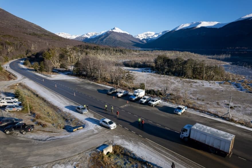 Gobierno y Gendarmería realizaron operativo de seguridad vial en el Destacamento 'Lago Escondido'