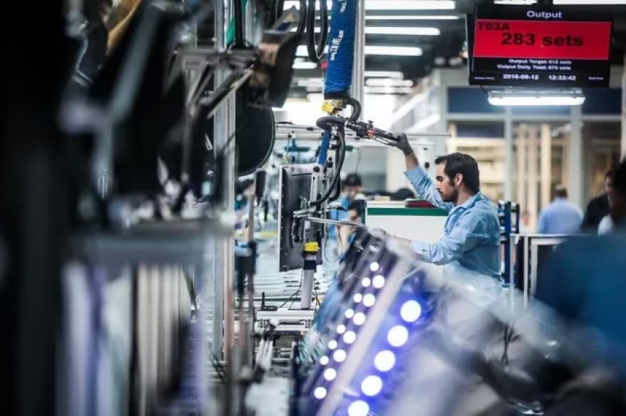 El Gobierno nacional espera rebajas de precios en aires acondicionados, televisores y celulares