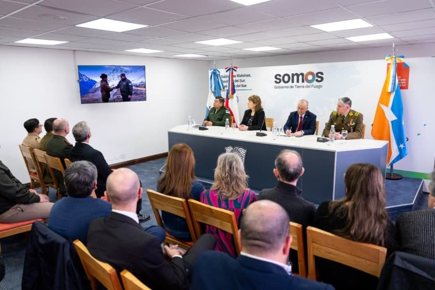 Gendarmes y carabineros de Tierra del Fuego comparten por primera vez un seminario conjunto