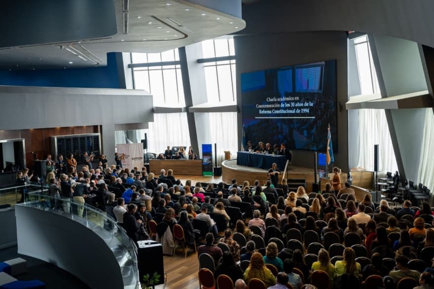 Especialistas brindan charla en Ushuaia por los 30 años de la Reforma Constitucional de 1994