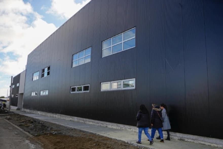 “El gimnasio nos viene espectacular”: avanza la obra en el Colegio 'Soberanía Nacional' de Río Grande