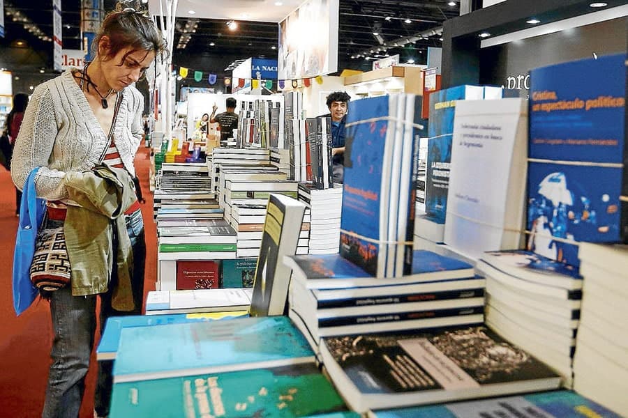Qué leen los argentinos: los cinco libros más buscados del 2024 según Mercado Libre