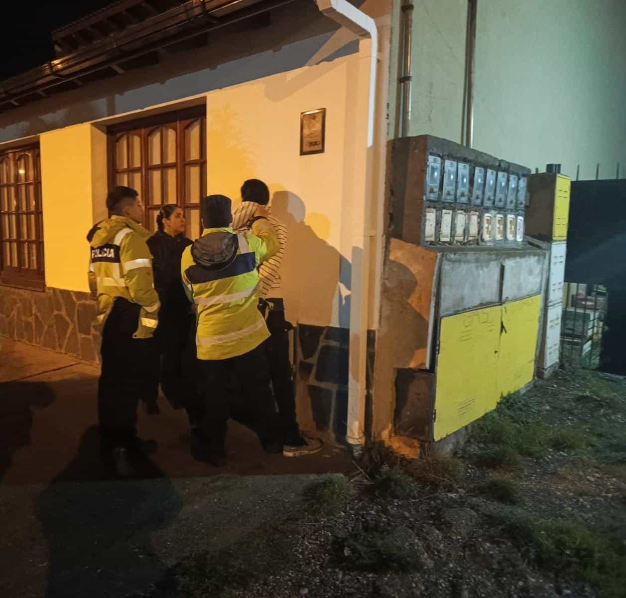 Detuvieron a un hombre tras el robo de un arma y otros elementos en Río Grande