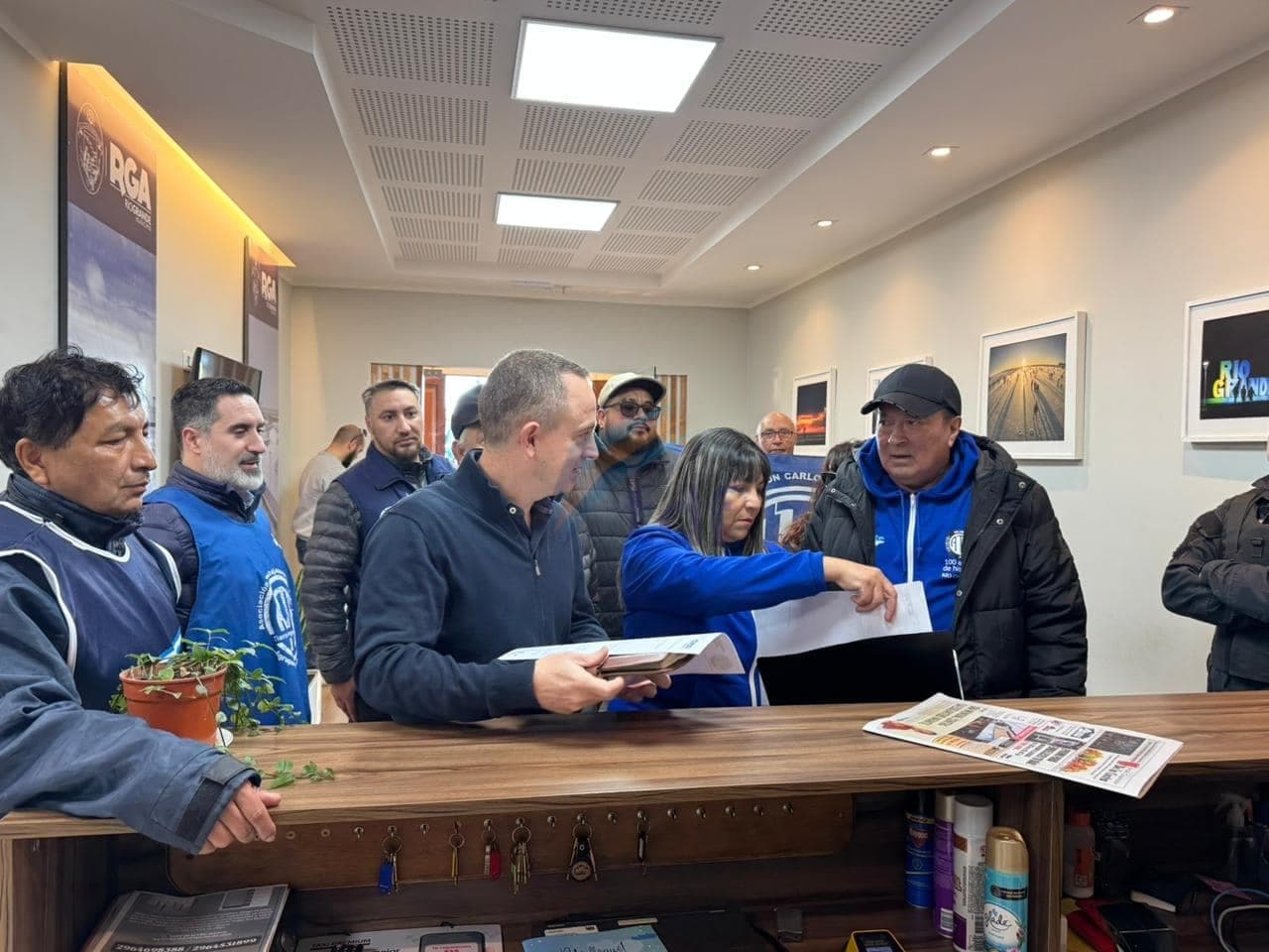 Luego de la movilización a la delegación de Gobierno, ATE se presentó en el municipio de Río Grande