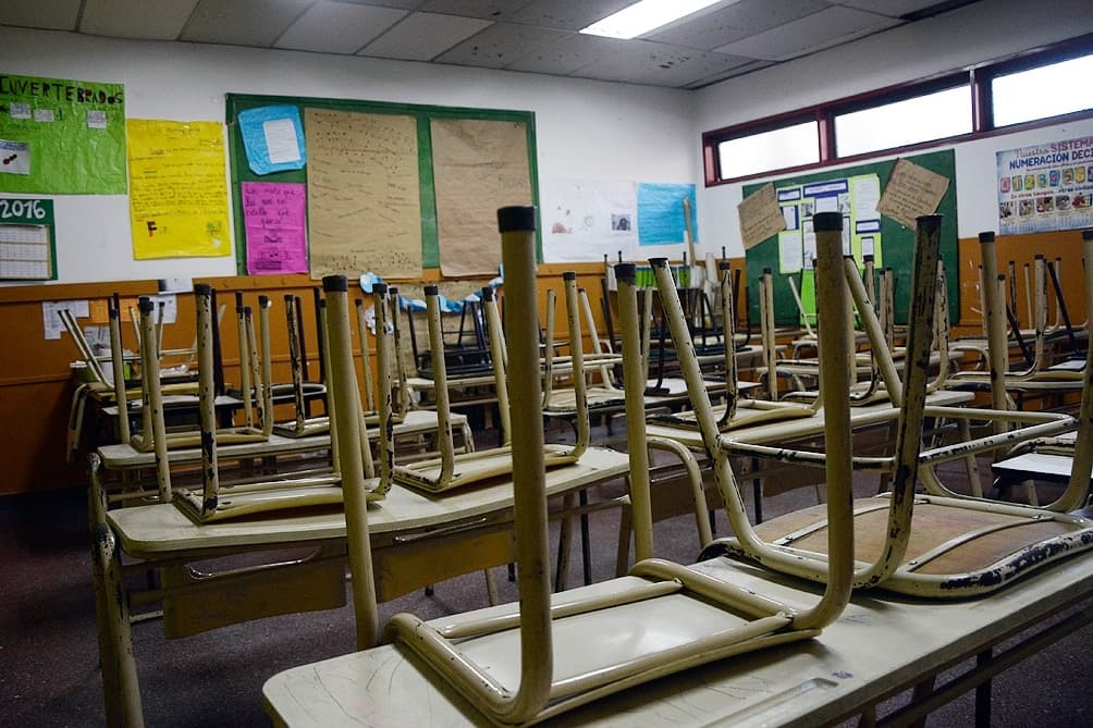 Legislador presentará un proyecto para limitar las “desobligaciones” en las escuelas