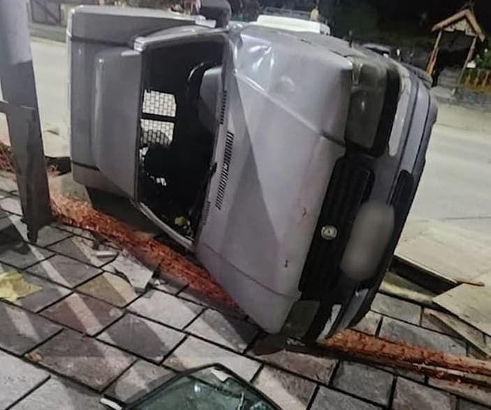 Volcó un utilitario en Ushuaia