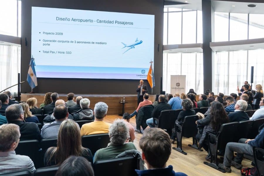Melella destacó el plan de inversión anunciado por London Supply para el aeropuerto de Ushuaia