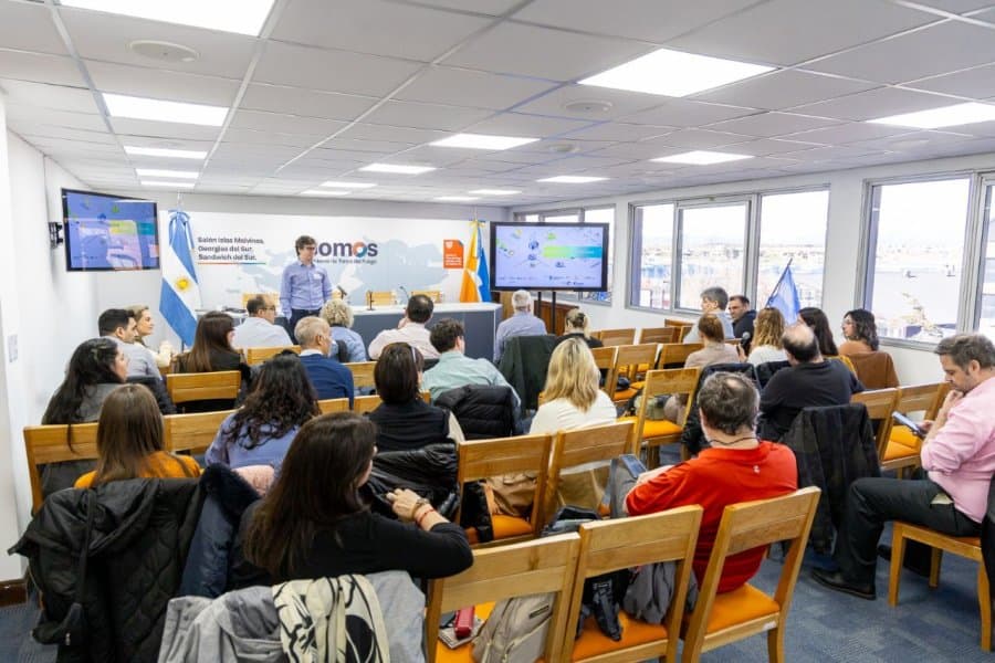 Gobierno realiza capacitaciones sobre hidrógeno verde y energías renovables