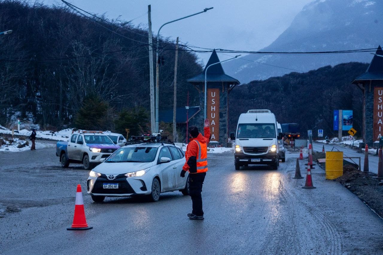 La Municipalidad realizó controles vehiculares en el acceso a Ushuaia