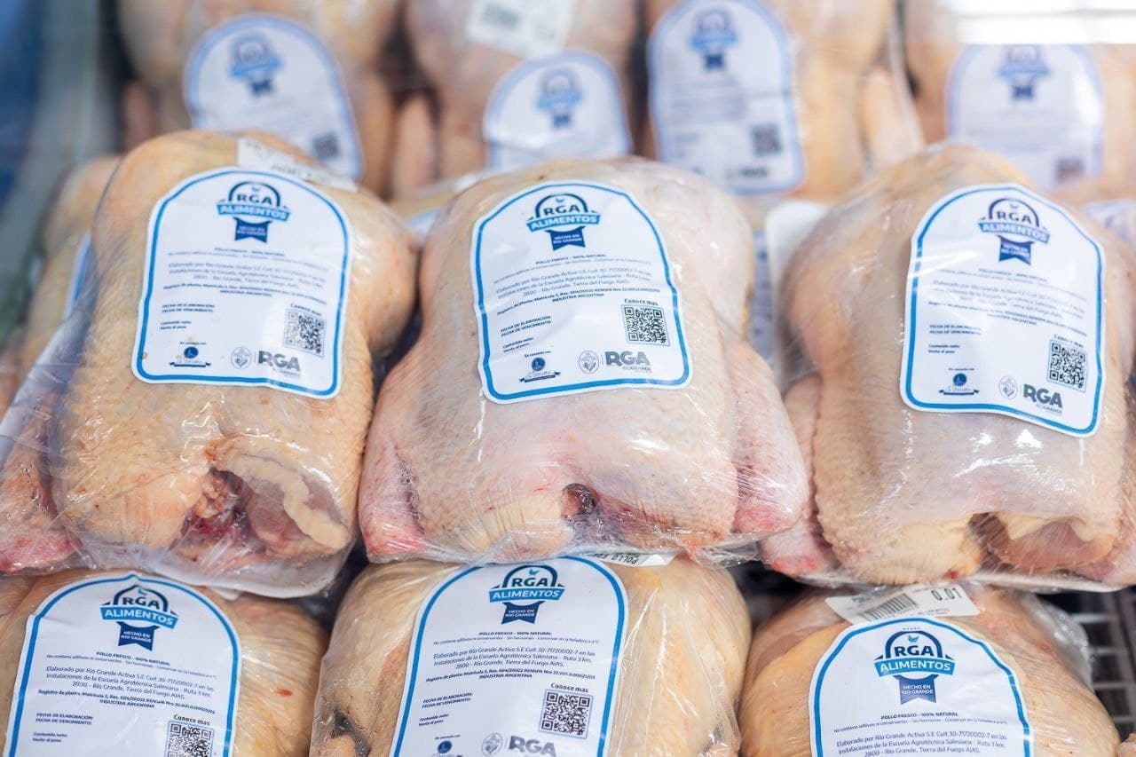 RGA Alimentos retomó la comercialización de pollos frescos en la Provincia