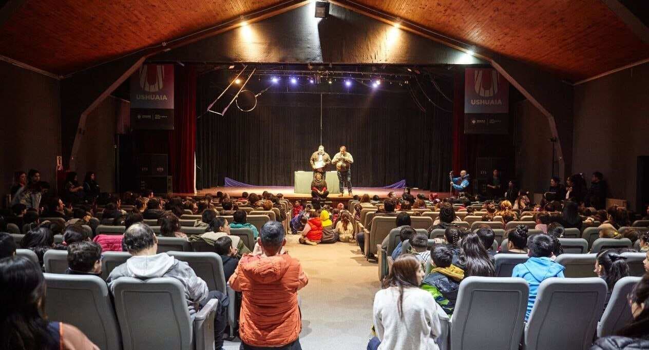 La Municipalidad de Ushuaia llevó adelante la presentación del libro “Cuentos con Sabores del Fin del Mundo”