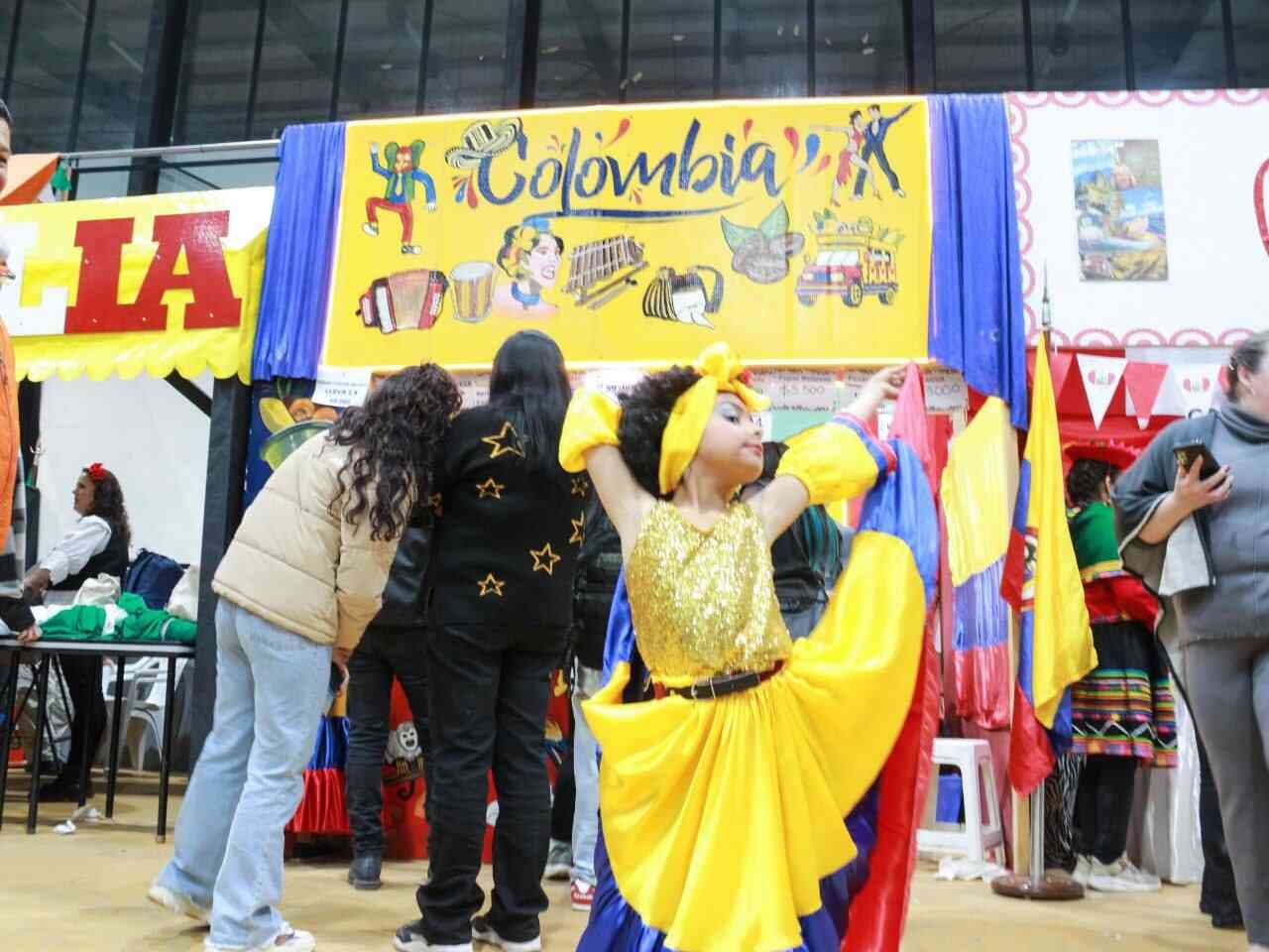 Más de 5.000  vecinos y vecinas disfrutaron de la 23° edición de la “Fiesta de las Colectividades”