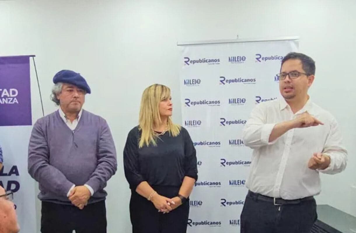 “No basta con decir que somos distintos; hay que parecerlo”