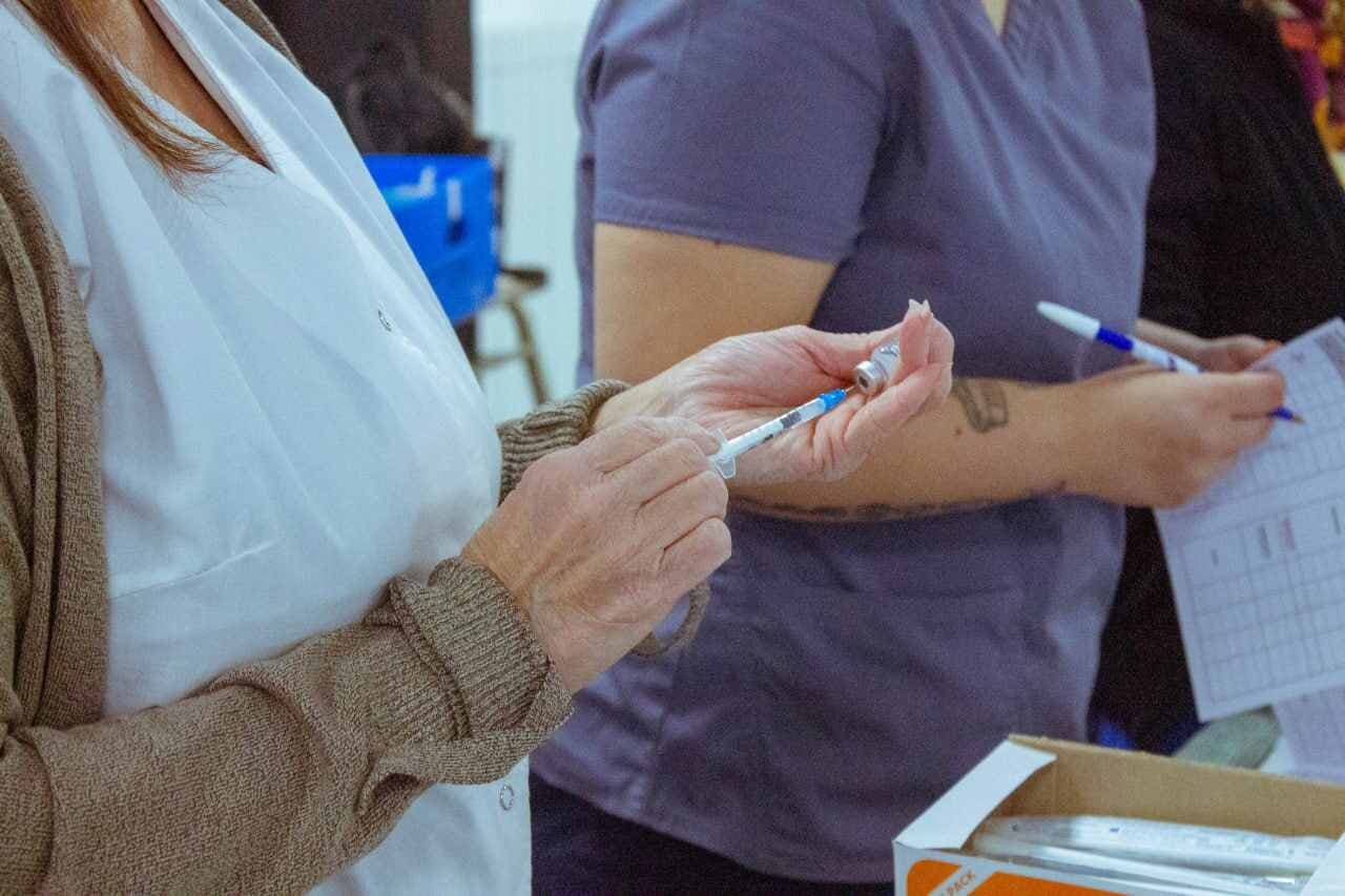 Campaña de Vacunación contra Coqueluche en establecimientos educativos de Ushuaia