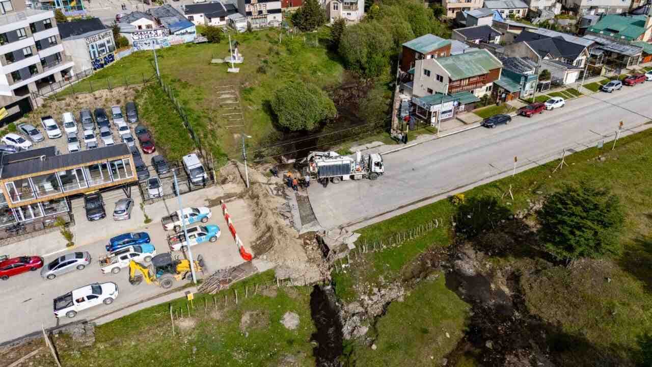Trabajos de desobstrucción y saneamiento en el Arroyo del Este: la calle Yaganes permanecerá cerrada durante toda la semana