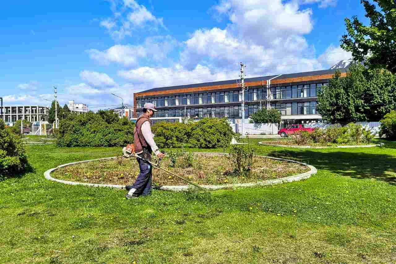 La Municipalidad de Ushuaia avanza con los trabajos de puesta en valor en el Paseo de las Rosas y otros sectores