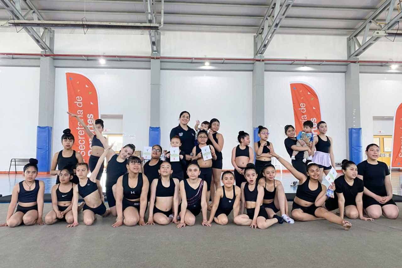 Se realizó la muestra de fin de año de  Gimnasia Rítmica en la Casa del Deporte en Río Grande