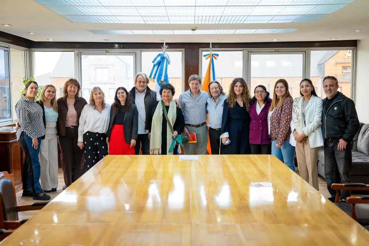 El Gobernador Melella recibió a referentes nacionales e internacionales tras el éxito del 1° Congreso “Derechos humanos desde el Sur”