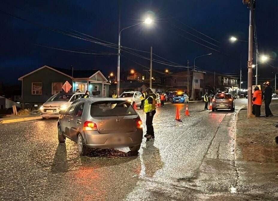 150 vehículos controlados y 17 incautados en operativos durante la madrugada de Navidad