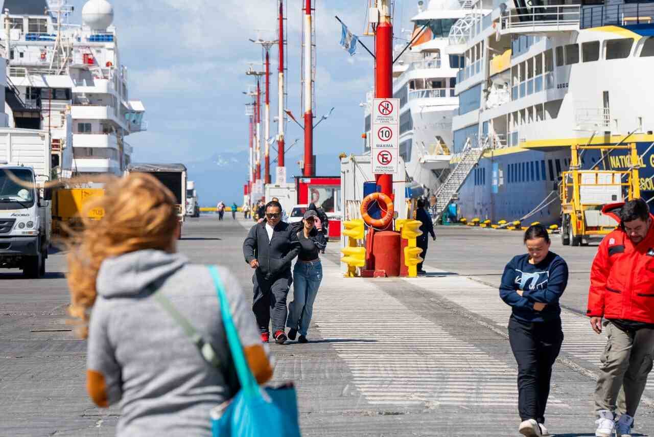 El Puerto de Ushuaia se prepara para un fin de semana clave con el arribo de 16 Cruceros Internacionales