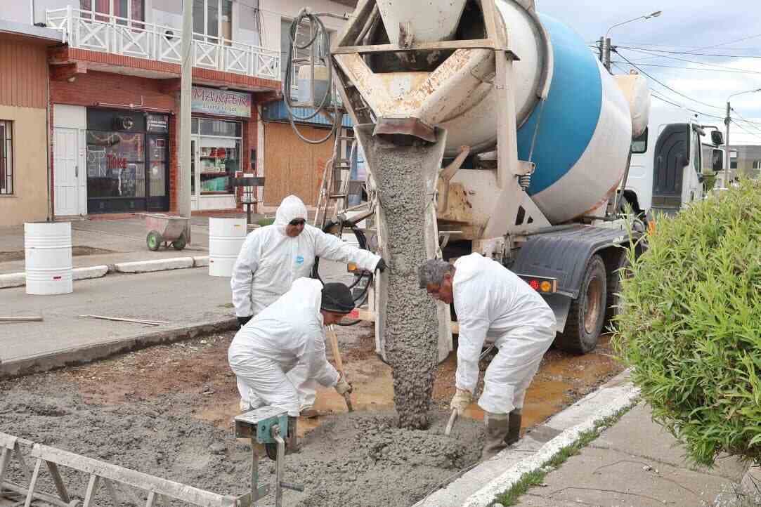 El Plan de Mejoramiento Vial avanza de manera simultánea en distintos sectores de Río Grande