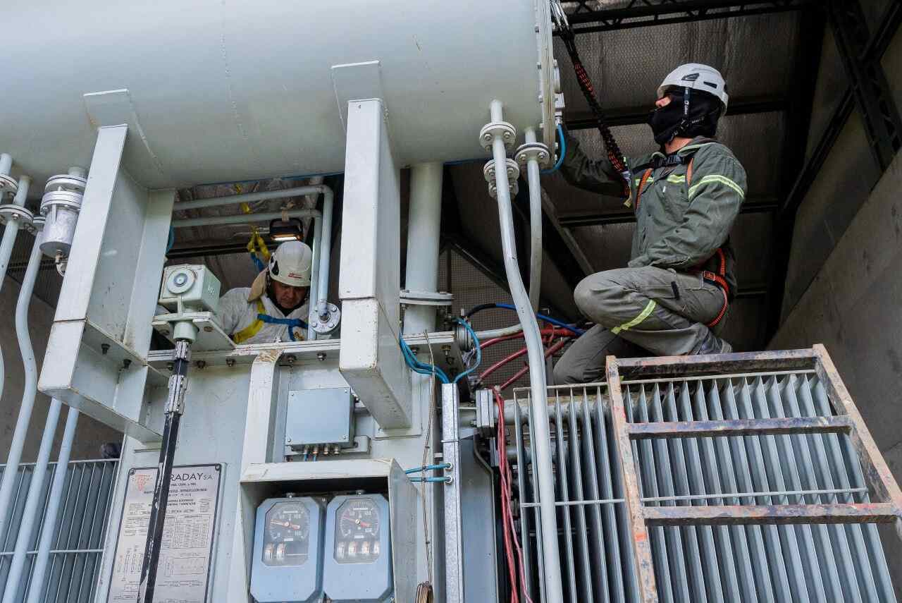 La DPE concluyó exitosamente una intervención técnica de alta complejidad en el sistema eléctrico de Ushuaia