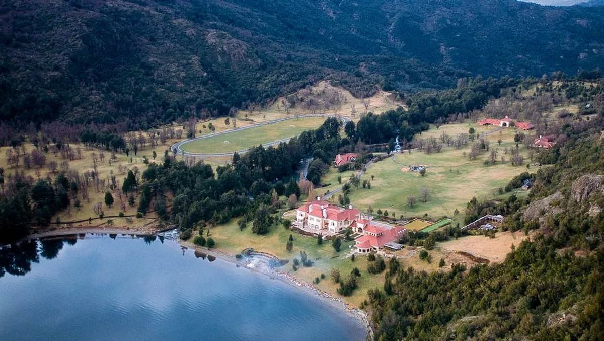 Joe Lewis estaría construyendo  un búnker  en Lago Escondido