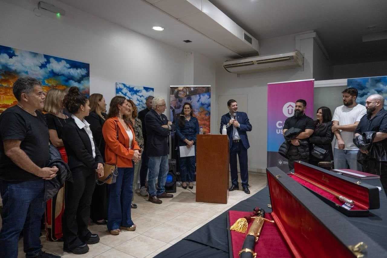 Pallarols presentó su obra en la casa Ushuaia y convocó a numeroso público en Buenos Aires